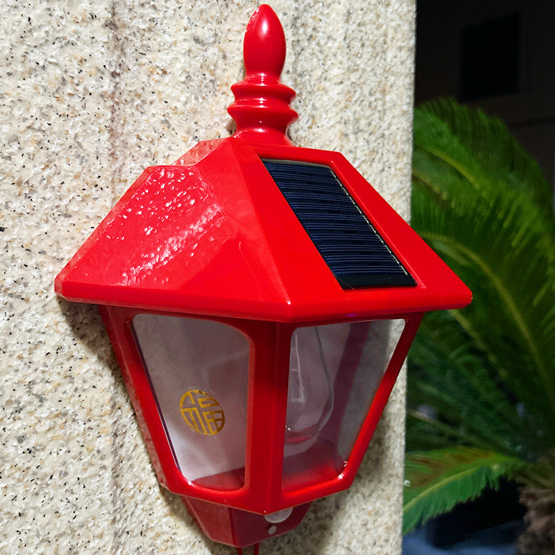 Traditionelle chinesische ABS Eisen Fu Zeichen Cone 1-Licht Solar Wandleuchte Lampe für Außenbereich | Brehn
