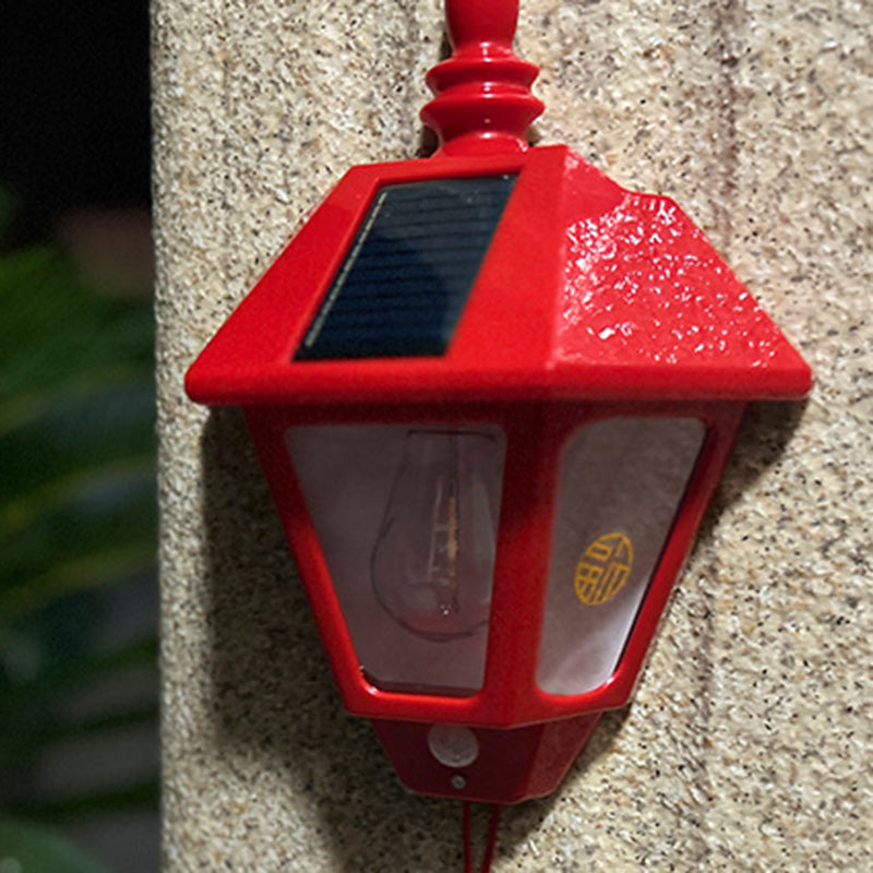 Traditionelle chinesische ABS Eisen Fu Zeichen Cone 1-Licht Solar Wandleuchte Lampe für Außenbereich | Brehn
