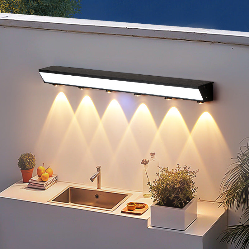 Solarbetriebene, wasserdichte, rechteckige LED-Wandleuchte mit Bewegungsmelder aus Acryl, Aluminium und Edelstahl für die Terrasse