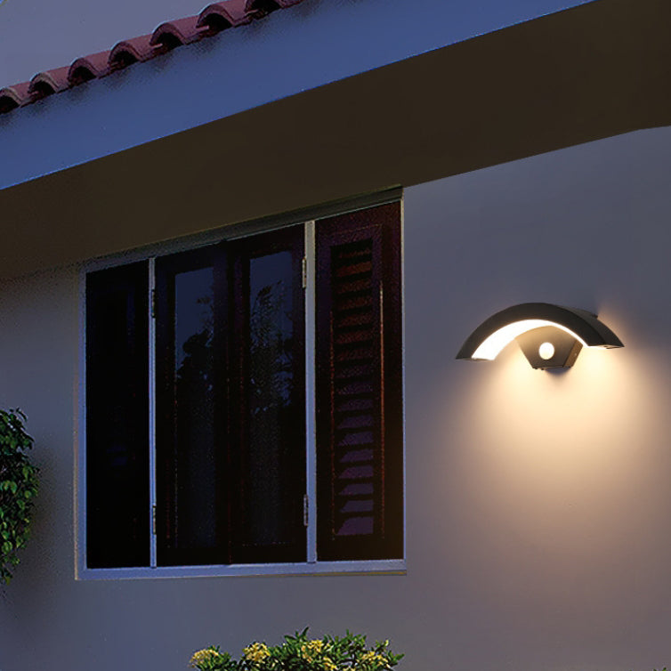 Moderner Minimalistischer Gebogener Aluminium Acryl LED Wandleuchtenlampe Für Garten | Brehn