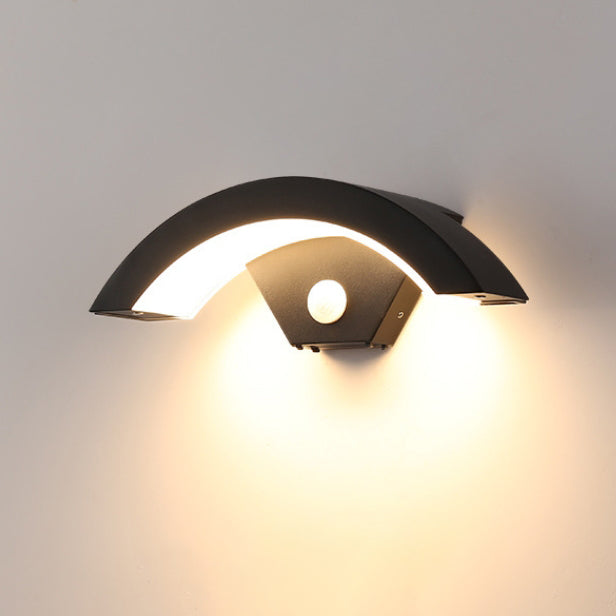 Moderner Minimalistischer Gebogener Aluminium Acryl LED Wandleuchtenlampe Für Garten | Brehn