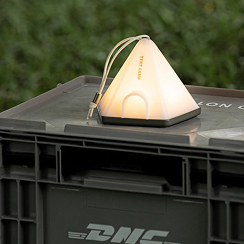 Zeitgenössische kreative Zeltform-Dreieck ABS PP LED Außenleuchte für Außenpatio | Brehn