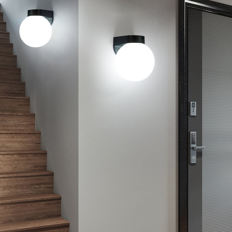Moderne Einfachheit Wasserdichte Orb Polycarbonat Acryl 1-Licht Wand Scone Lampe Für Außenpatio | Brehn