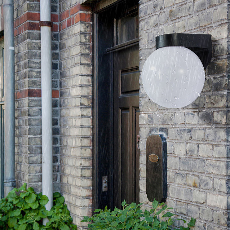 Moderne Einfachheit Wasserdichte Orb Polycarbonat Acryl 1-Licht Wand Scone Lampe Für Außenpatio | Brehn