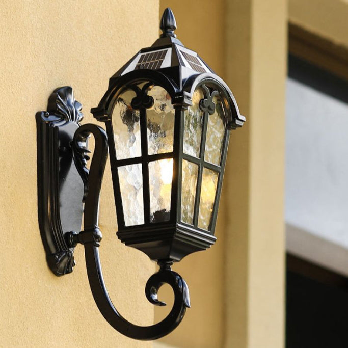 Traditionelle europäische quadratische Spitze Aluminium bedrucktes Glas 1-Licht Außenwandleuchte für Garten | Brehn