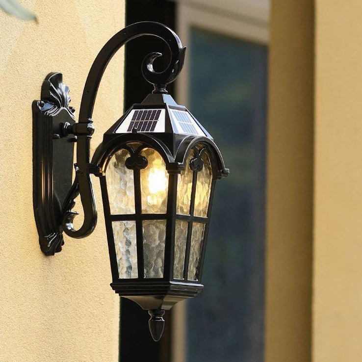 Traditionelle europäische quadratische Spitze Aluminium bedrucktes Glas 1-Licht Außenwandleuchte für Garten | Brehn