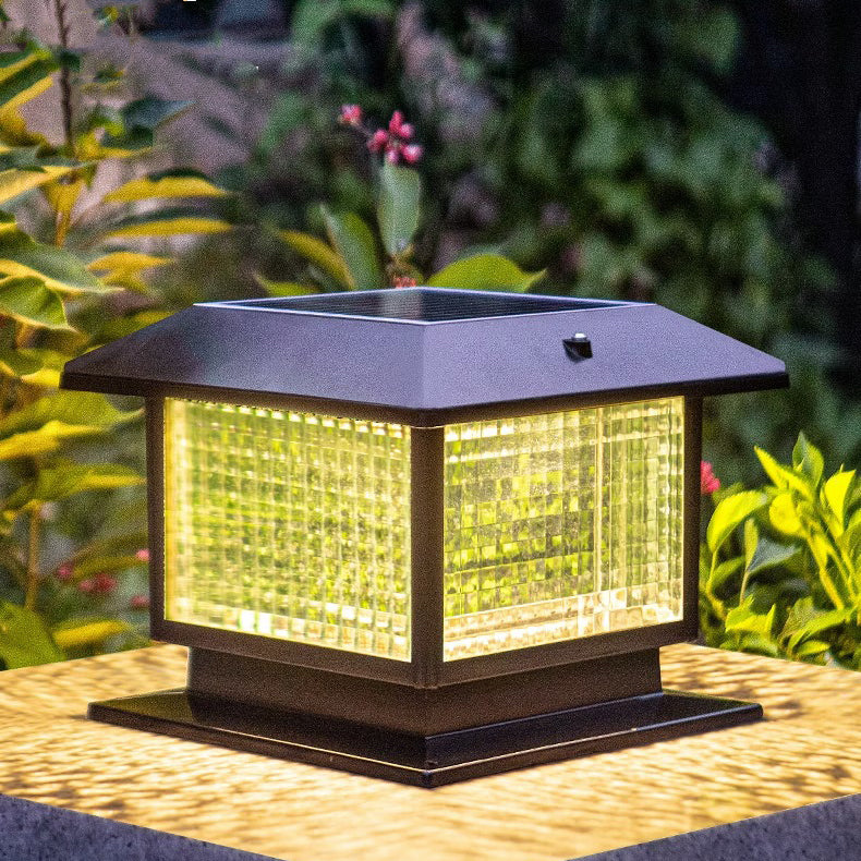 Moderner minimalistischer solarbetriebener wasserdichter rechteckiger Diamantstreifen-Glas-Schirm Aluminiumrahmen LED-Pfostenkopflicht für den Garten | Brehn
