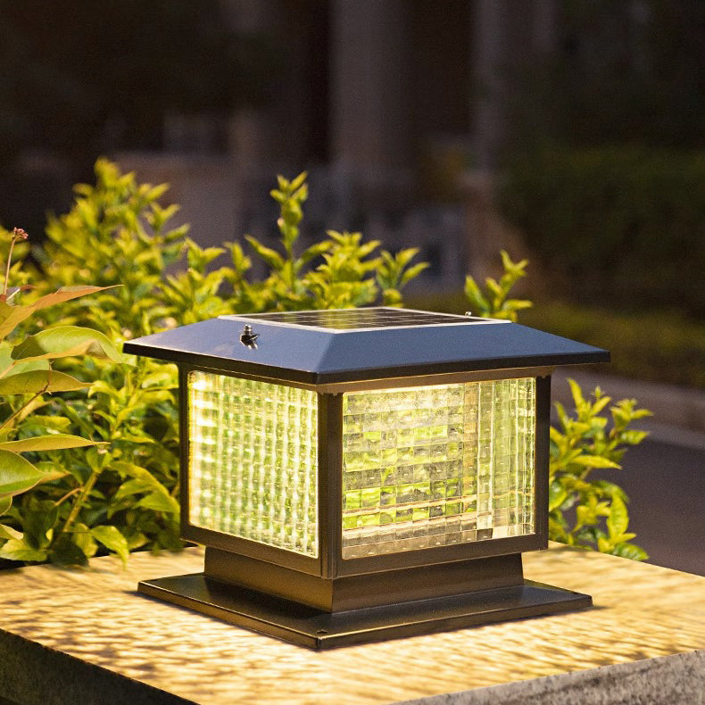 Moderner minimalistischer solarbetriebener wasserdichter rechteckiger Diamantstreifen-Glas-Schirm Aluminiumrahmen LED-Pfostenkopflicht für den Garten | Brehn