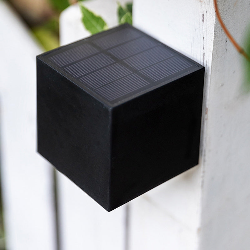 Moderner Minimalistischer Würfel Kunststoff Solar LED Wandleuchtenlampe für Garten | Brehn