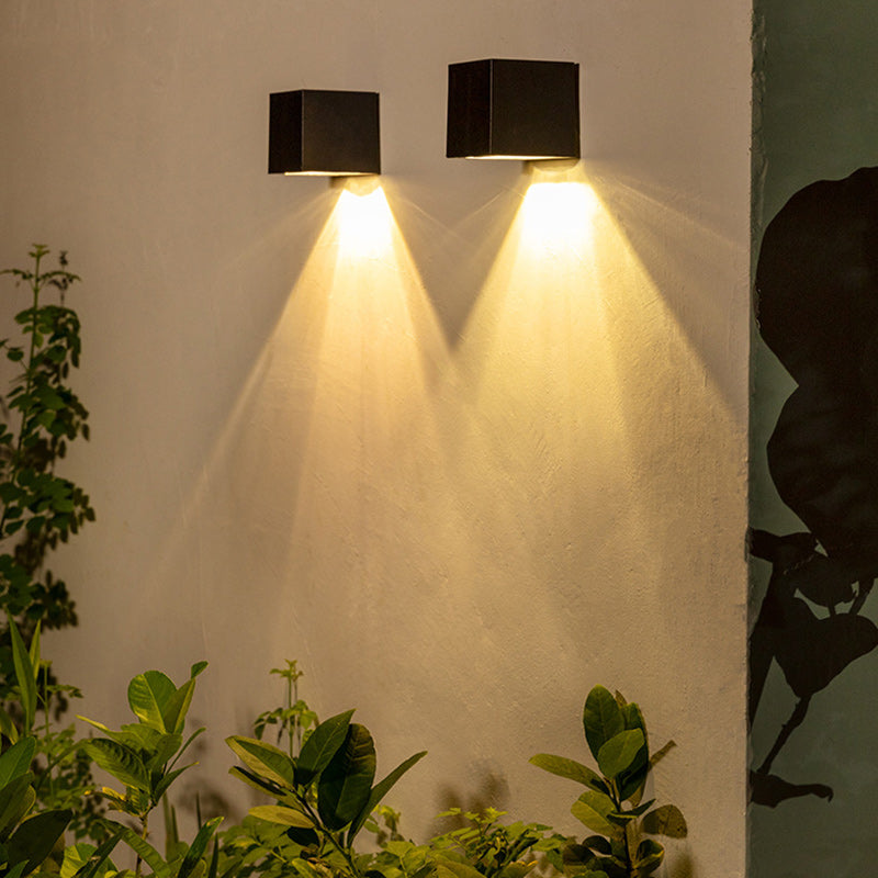 Moderner Minimalistischer Würfel Kunststoff Solar LED Wandleuchtenlampe für Garten | Brehn