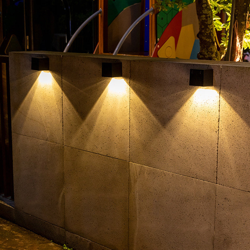 Moderner Minimalistischer Würfel Kunststoff Solar LED Wandleuchtenlampe für Garten | Brehn
