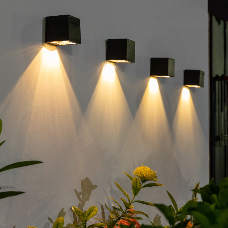 Moderner Minimalistischer Würfel Kunststoff Solar LED Wandleuchtenlampe für Garten | Brehn