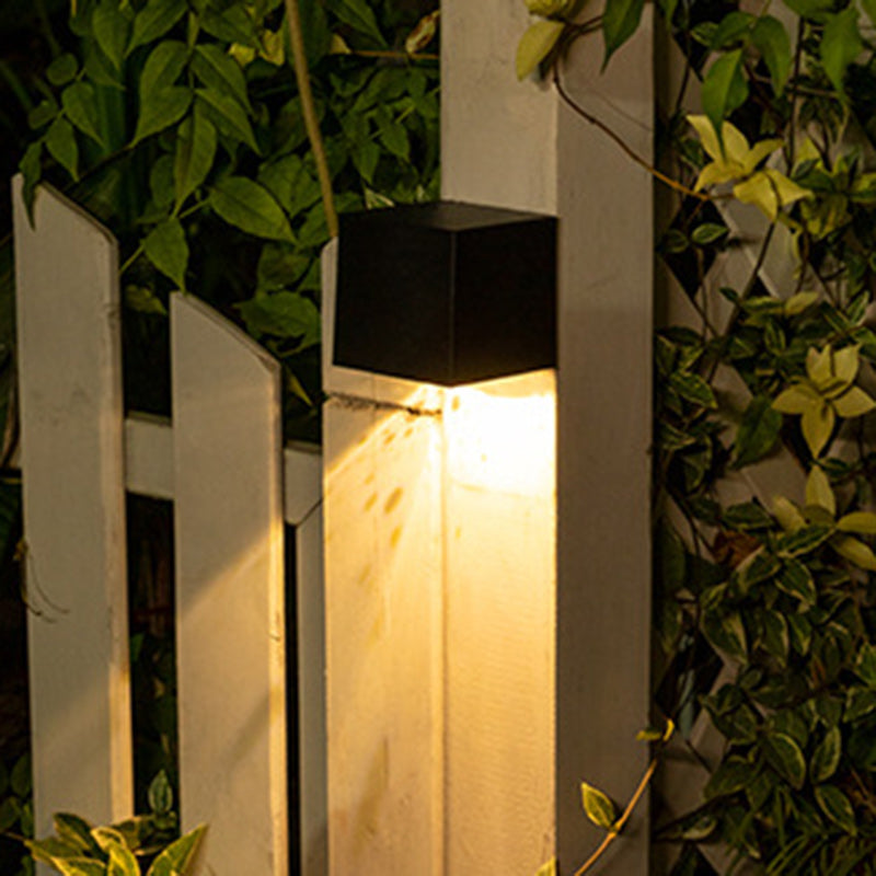 Moderner Minimalistischer Würfel Kunststoff Solar LED Wandleuchtenlampe für Garten | Brehn