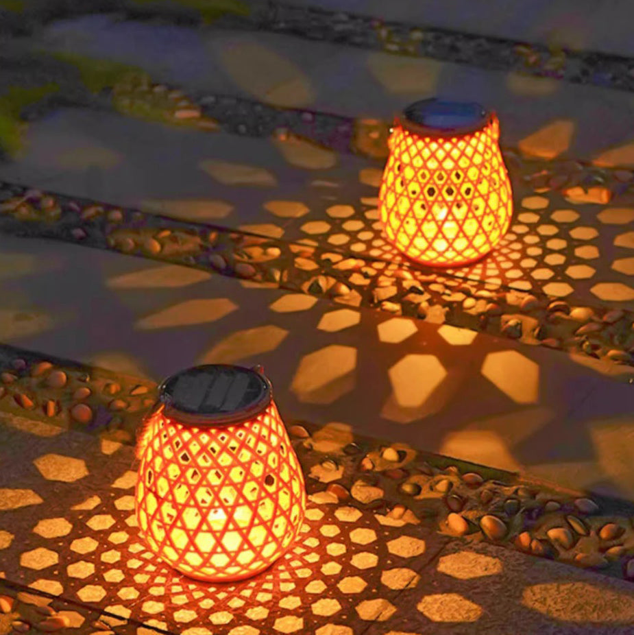 Traditionelles Chinesisches Solar-Wasserdicht Oval Rund Hollow Mesh ABS LED Außen Landschaftslicht Für Garten | Brehn