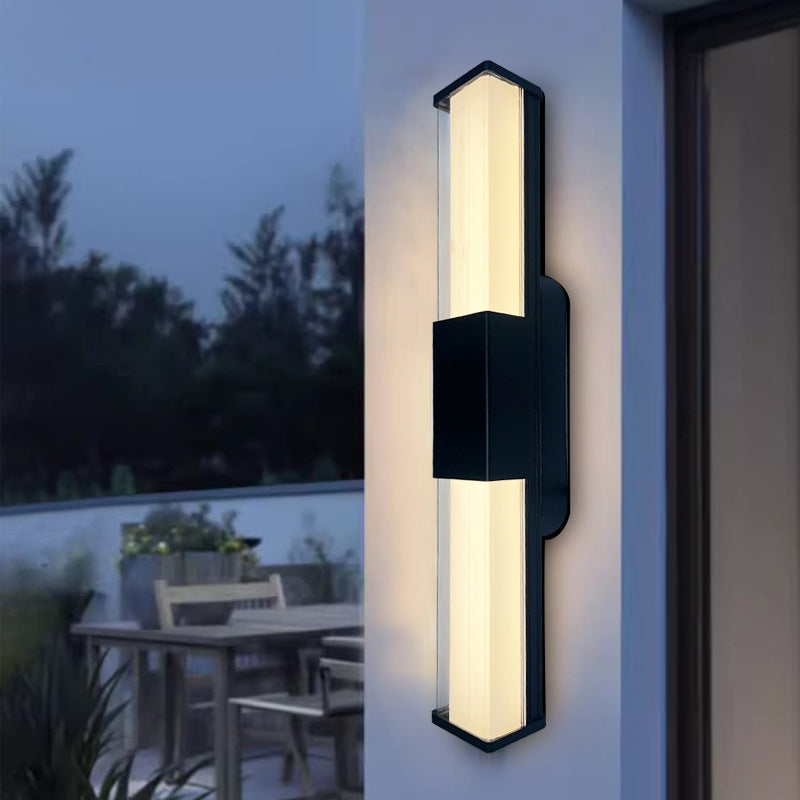 Moderner minimalistischer wasserdichter rechteckiger langer Aluminium-PC-Außenwandlaterne für den Garten | Brehn