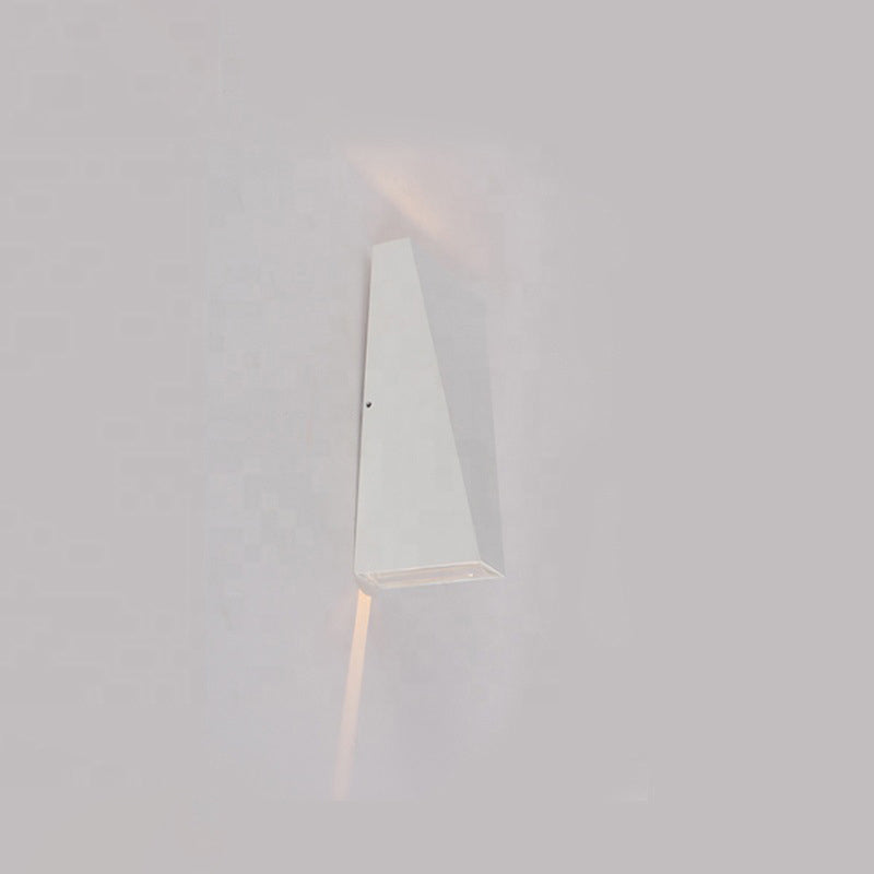 Moderne Minimalistische Wasserfeste Trapezförmige Aluminium Druckguss LED Außenwandleuchte für den Außenbereich | Brehn