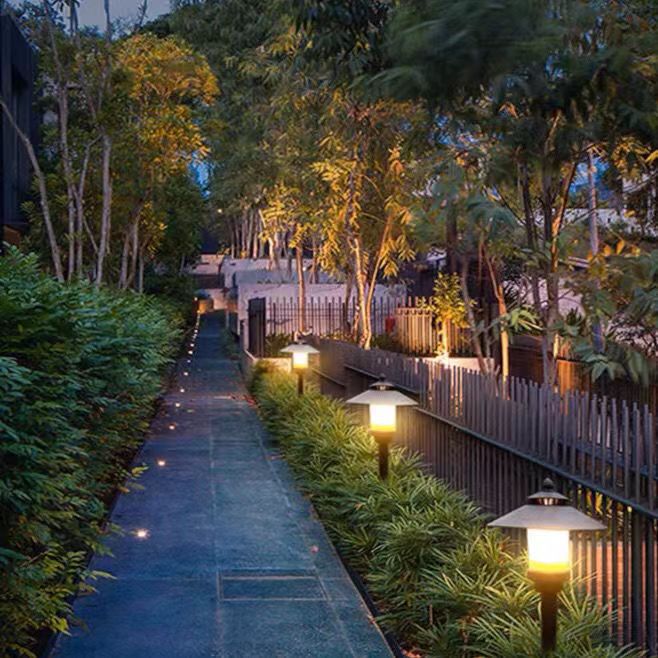 Traditionelle europäische wasserdichte halbrunde Zylinder-Aluminium-Dolomit 1-Licht Außenlandschaftslampe für den Garten | Brehn