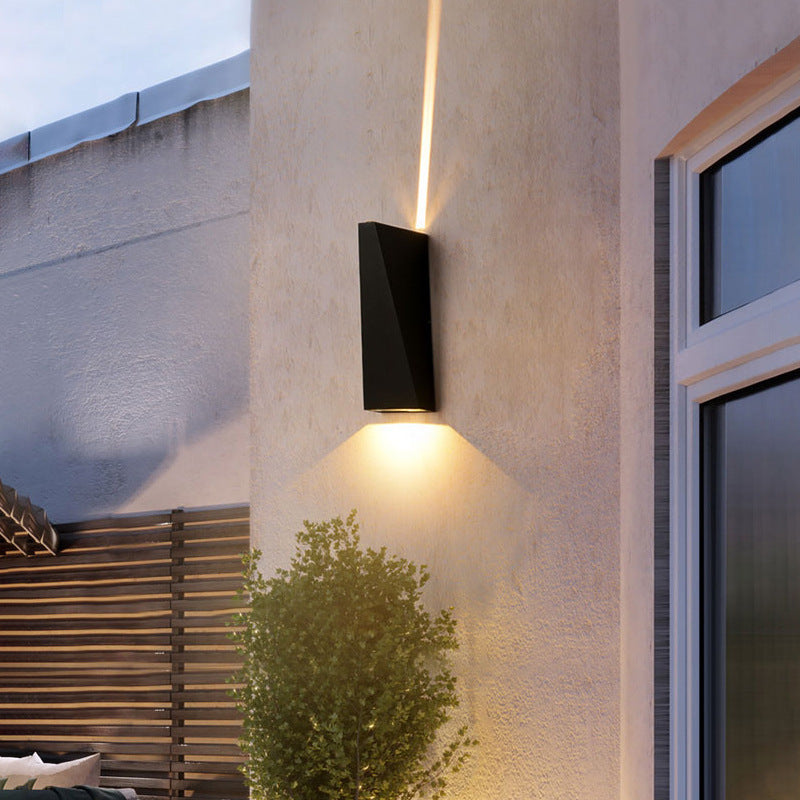 Moderner Minimalistischer Aluminium Auf- und Abwärts Beleuchteter LED-Wandstrahler für Außenbereich Terrasse | Brehn