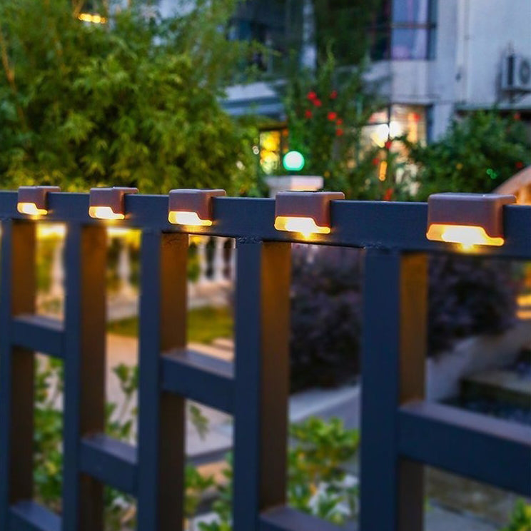 Zeitgenössisches industrielles PP quadratisches wasserdichtes LED-Solar-Außenstufenlicht für den Garten | Brehn