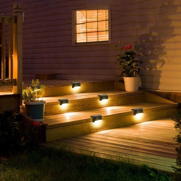 Zeitgenössisches industrielles PP quadratisches wasserdichtes LED-Solar-Außenstufenlicht für den Garten | Brehn