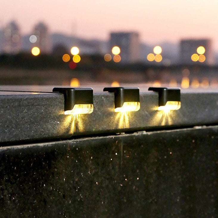 Zeitgenössisches industrielles PP quadratisches wasserdichtes LED-Solar-Außenstufenlicht für den Garten | Brehn