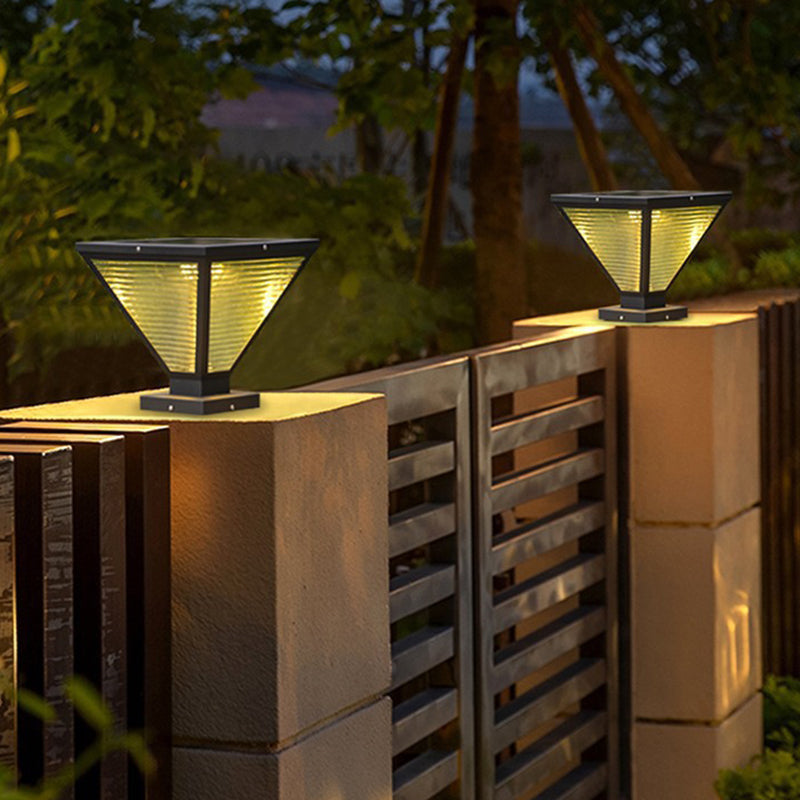Modern Minimalist Solar Waterproof Square Prismatic Stainless Steel Glass LED Außenleuchte Für Patio | Brehn