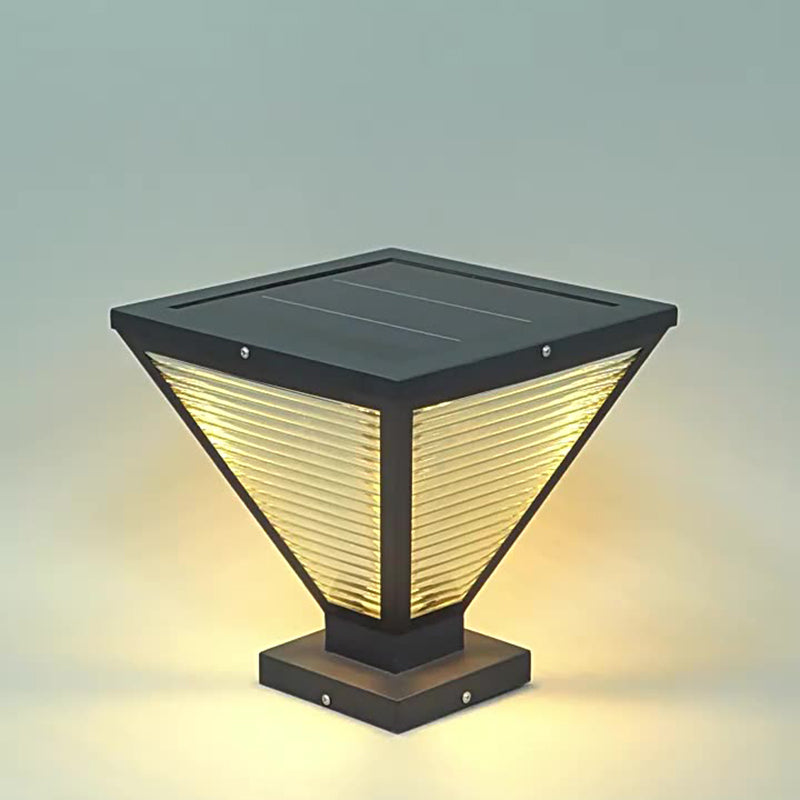 Modern Minimalist Solar Waterproof Square Prismatic Stainless Steel Glass LED Außenleuchte Für Patio | Brehn