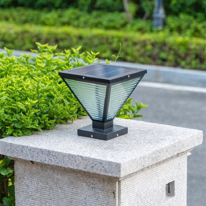 Modern Minimalist Solar Waterproof Square Prismatic Stainless Steel Glass LED Außenleuchte Für Patio | Brehn