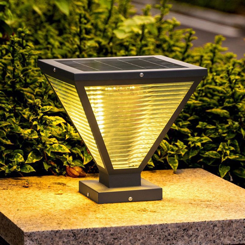Modern Minimalist Solar Waterproof Square Prismatic Stainless Steel Glass LED Außenleuchte Für Patio | Brehn