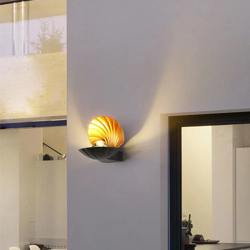 Zeitgenössische kreative wasserdichte Schalen-Aluminium-Acryl-LED-Wandleuchte für den Außenbereich | Brehn