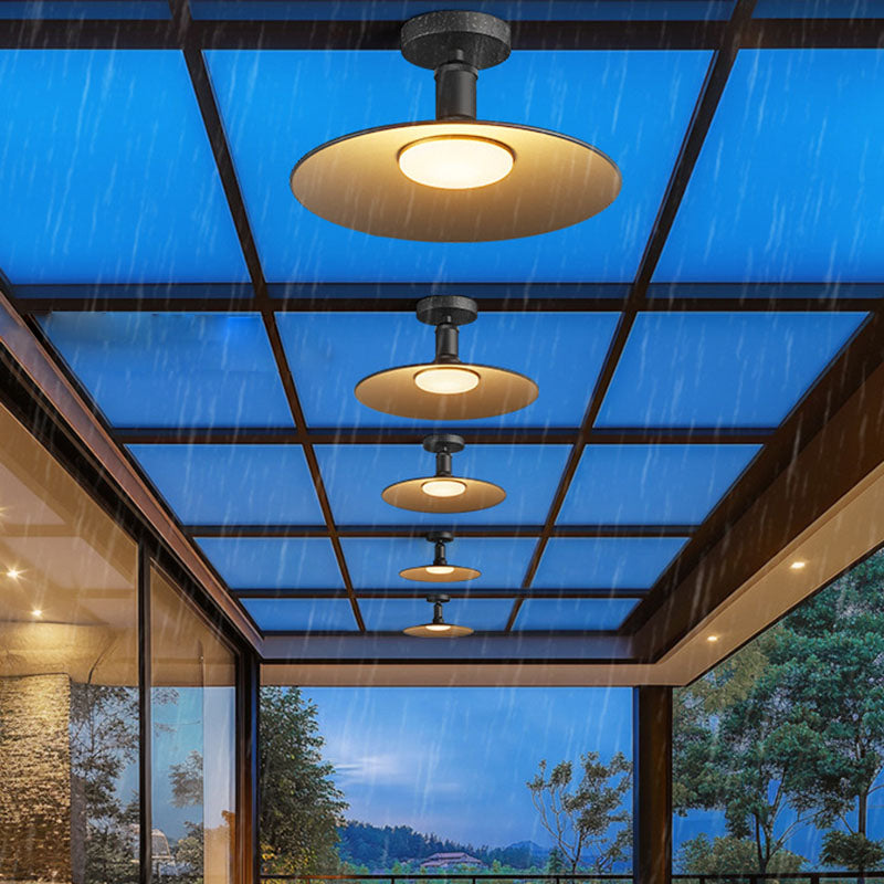 Zeitgenössische industrielle wasserdichte Aluminium runde 1-Licht Semi-Flush-Mount Deckenleuchte für den Außenbereich Patio | Brehn