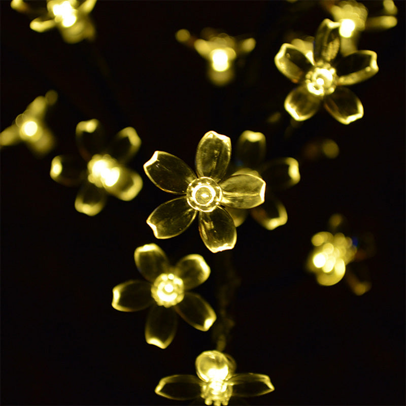 Moderne Art Deco Kirschblüte Lotus Kunststoff LED Outdoor Erdstecker Licht für Garten | Brehn