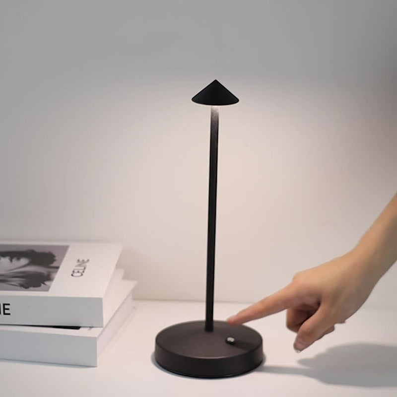 Brehn | Moderne Einfachheit Triangle Cone Runde Acrylzylinder Eisen LED Tischlampe für das Wohnzimmer
