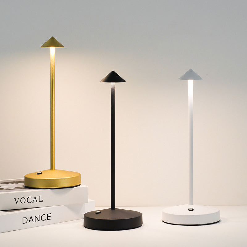 Brehn | Moderne Einfachheit Triangle Cone Runde Acrylzylinder Eisen LED Tischlampe für das Wohnzimmer