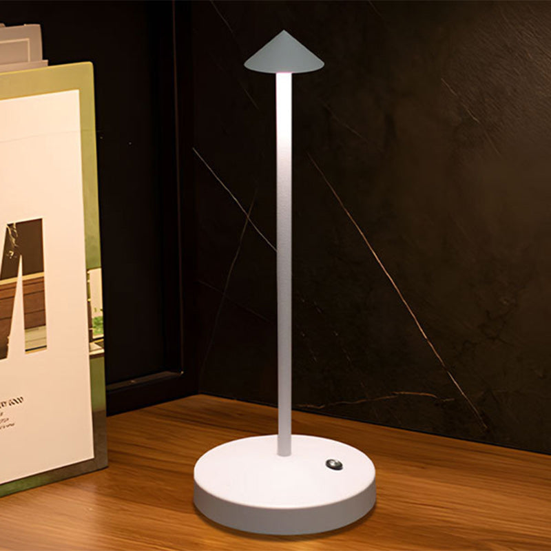 Brehn | Moderne Einfachheit Triangle Cone Runde Acrylzylinder Eisen LED Tischlampe für das Wohnzimmer