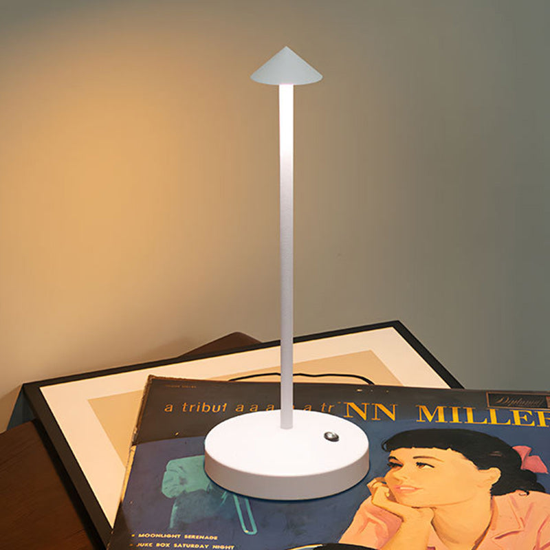 Brehn | Moderne Einfachheit Triangle Cone Runde Acrylzylinder Eisen LED Tischlampe für das Wohnzimmer