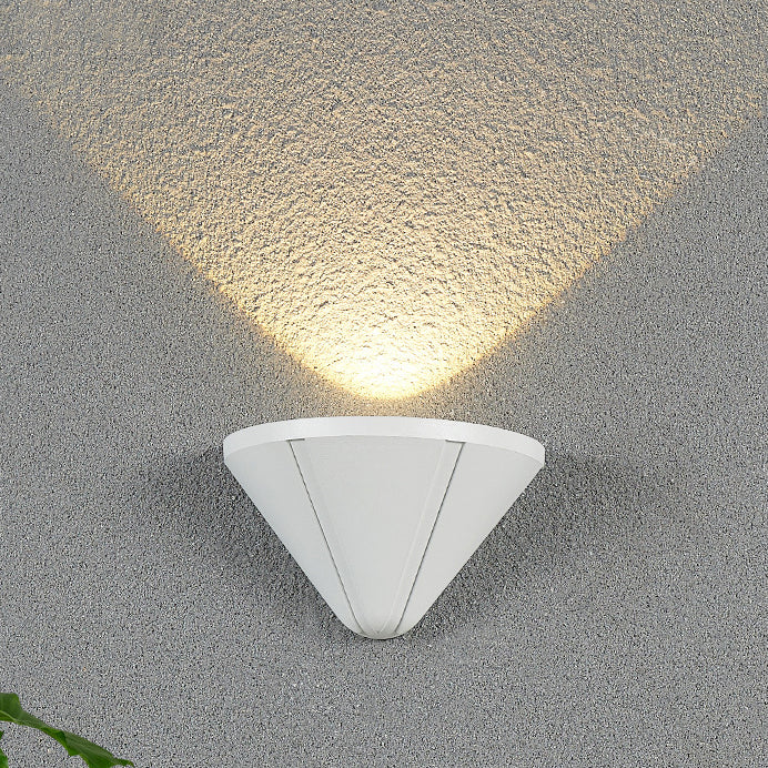 Dreieckige, wasserdichte LED-Wandleuchte aus Aluminium für die Terrasse