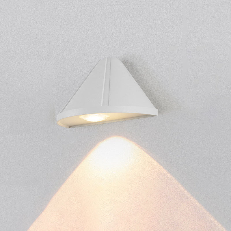Modern Minimalist Triangle Wasserdichte Linse Aluminium LED Wandleuchte Lampe für Außenpatio | Brehn