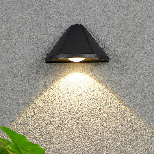 Dreieckige, wasserdichte LED-Wandleuchte aus Aluminium für die Terrasse