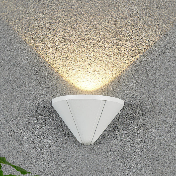 Modern Minimalist Triangle Wasserdichte Linse Aluminium LED Wandleuchte Lampe für Außenpatio | Brehn
