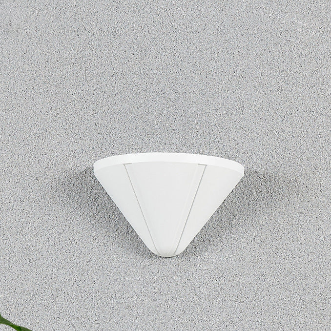 Modern Minimalist Triangle Wasserdichte Linse Aluminium LED Wandleuchte Lampe für Außenpatio | Brehn