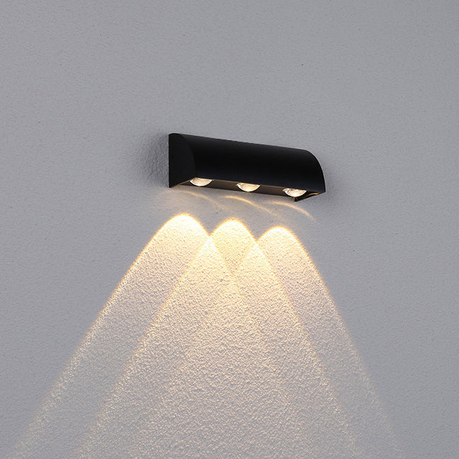 Moderne Einfachheit Wasserdichte Gewölbte Zylindrische Aluminium PC LED Wandleuchte für Außenbereich Patio | Brehn