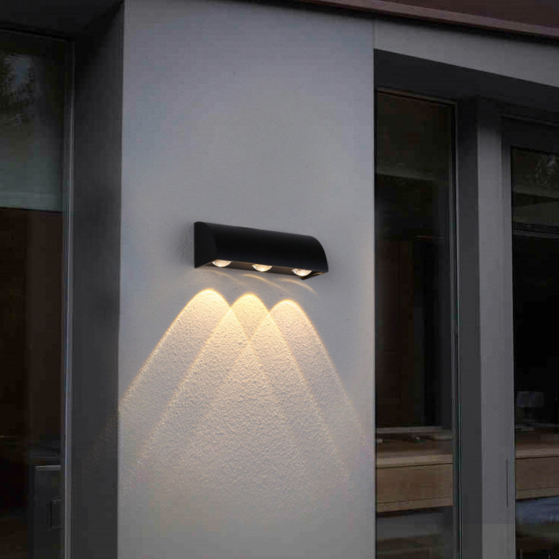 Moderne Einfachheit Wasserdichte Gewölbte Zylindrische Aluminium PC LED Wandleuchte für Außenbereich Patio | Brehn
