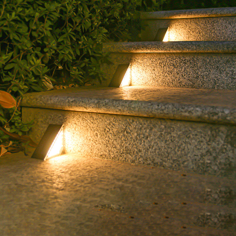 Moderne Einfachheit Solar Wasserdicht ABS PS Dreieck LED Landschaftsbeleuchtung Außenlicht Für Außenpatio | Brehn