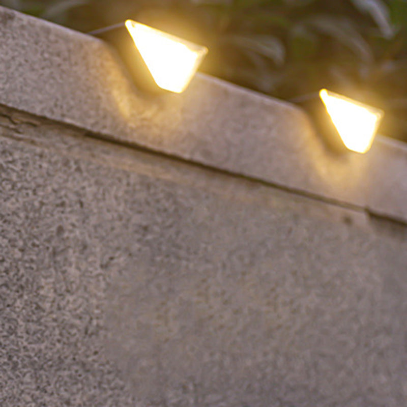 Moderne Einfachheit Solar Wasserdicht ABS PS Dreieck LED Landschaftsbeleuchtung Außenlicht Für Außenpatio | Brehn