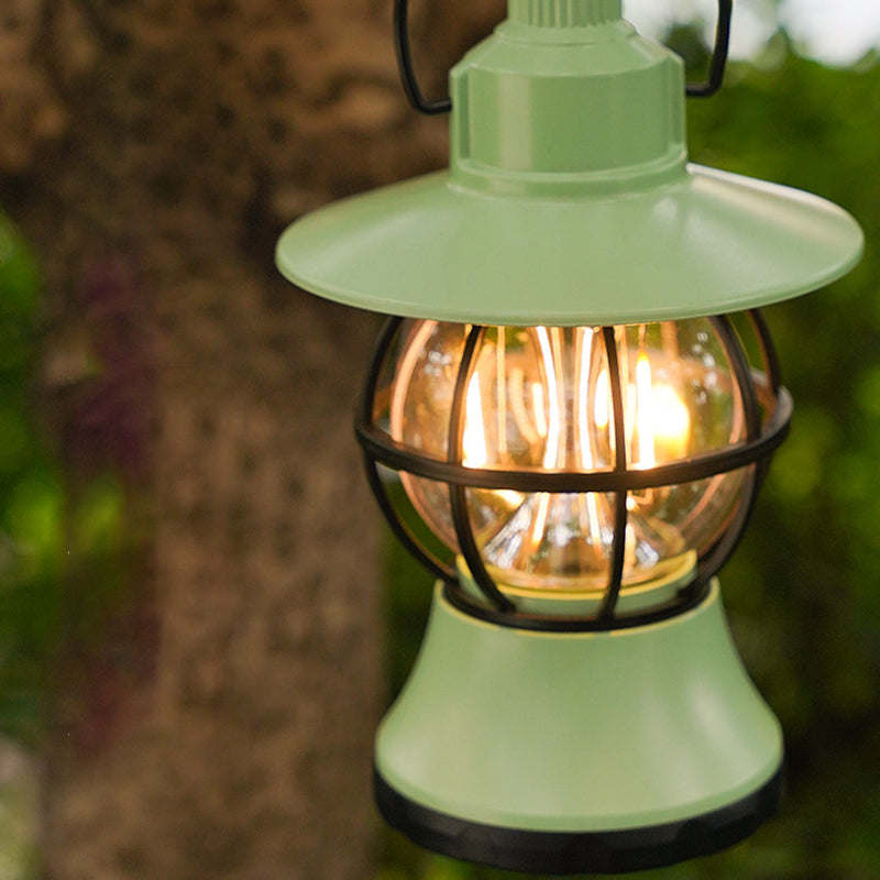 Zeitgenössische Retro wasserdichte wiederaufladbare/Batterie ABS PS PP Stahl Laterne Hängende LED Tischlampe Außenlicht für den Garten | Brehn