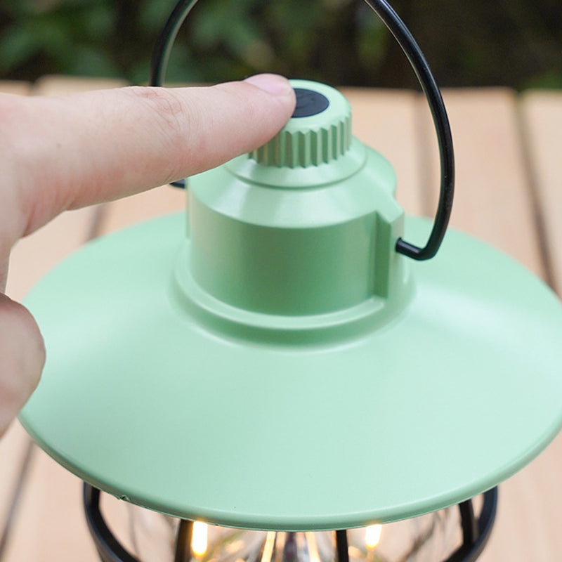 Zeitgenössische Retro wasserdichte wiederaufladbare/Batterie ABS PS PP Stahl Laterne Hängende LED Tischlampe Außenlicht für den Garten | Brehn