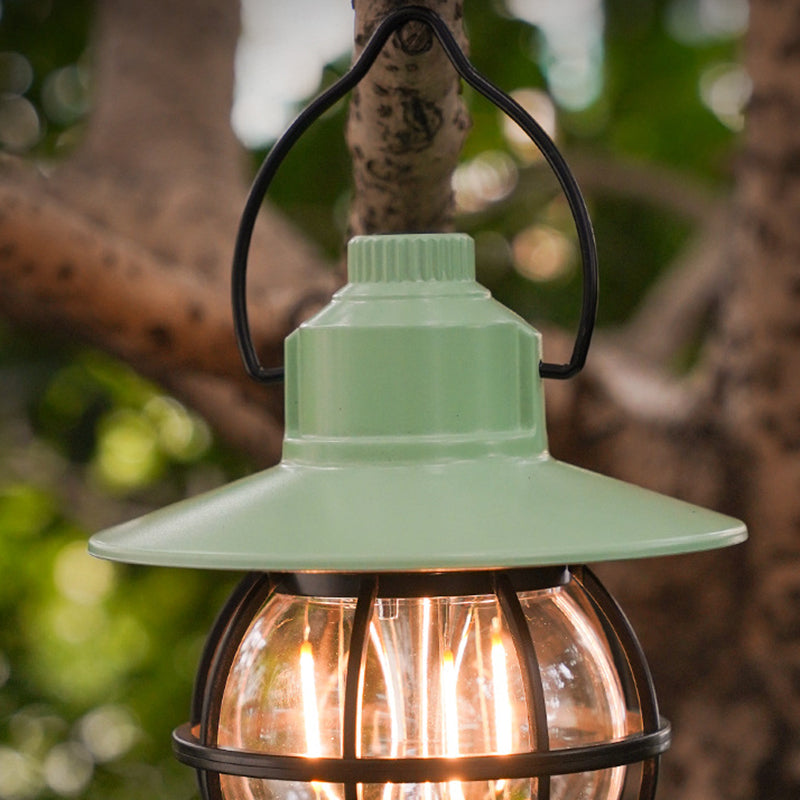Zeitgenössische Retro wasserdichte wiederaufladbare/Batterie ABS PS PP Stahl Laterne Hängende LED Tischlampe Außenlicht für den Garten | Brehn