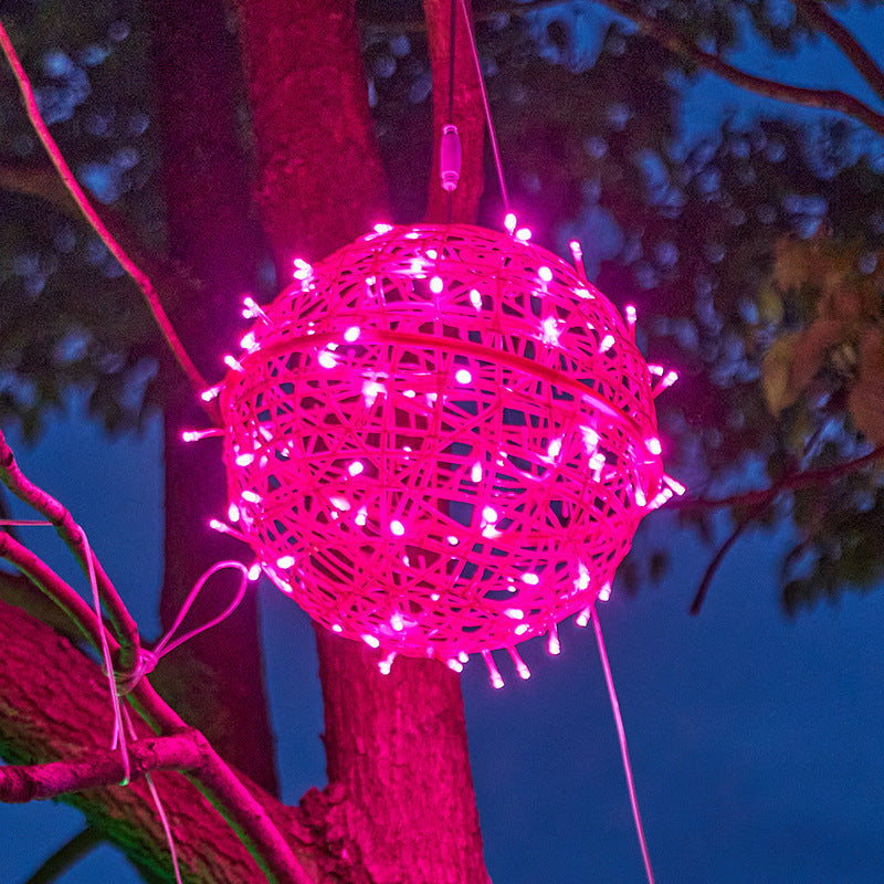 Solarbetriebene, wasserdichte LED-Weihnachtskugel-Hängeleuchte aus PVC-Kunststoff für den Außenbereich und die Gartenbeleuchtung