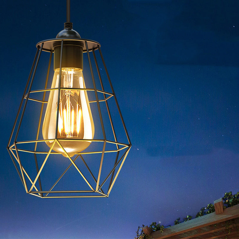 Zeitgenössische industrielle Solar-wasserfeste octagonale Diamantlaterne aus mildem Stahldraht Kunststoff LED Außenpendelleuchte für den Garten | Brehn